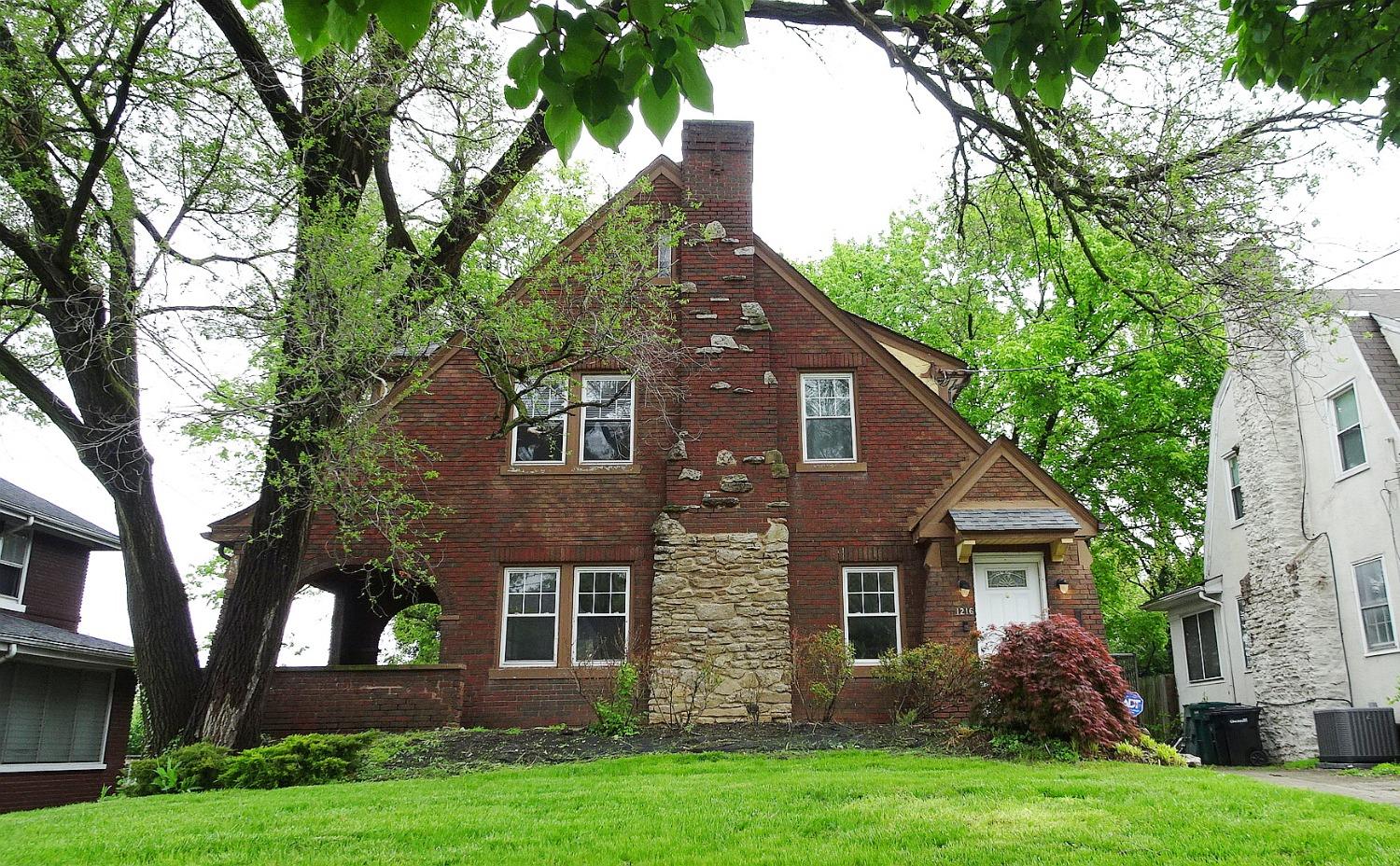 1216 Oberlin Boulevard