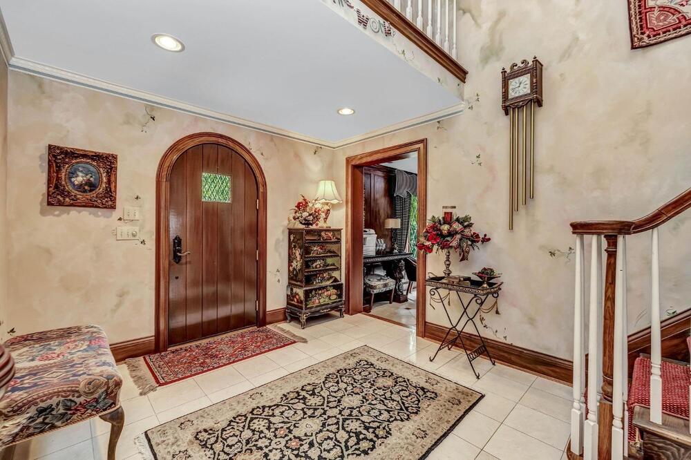 6066 Countryside Court