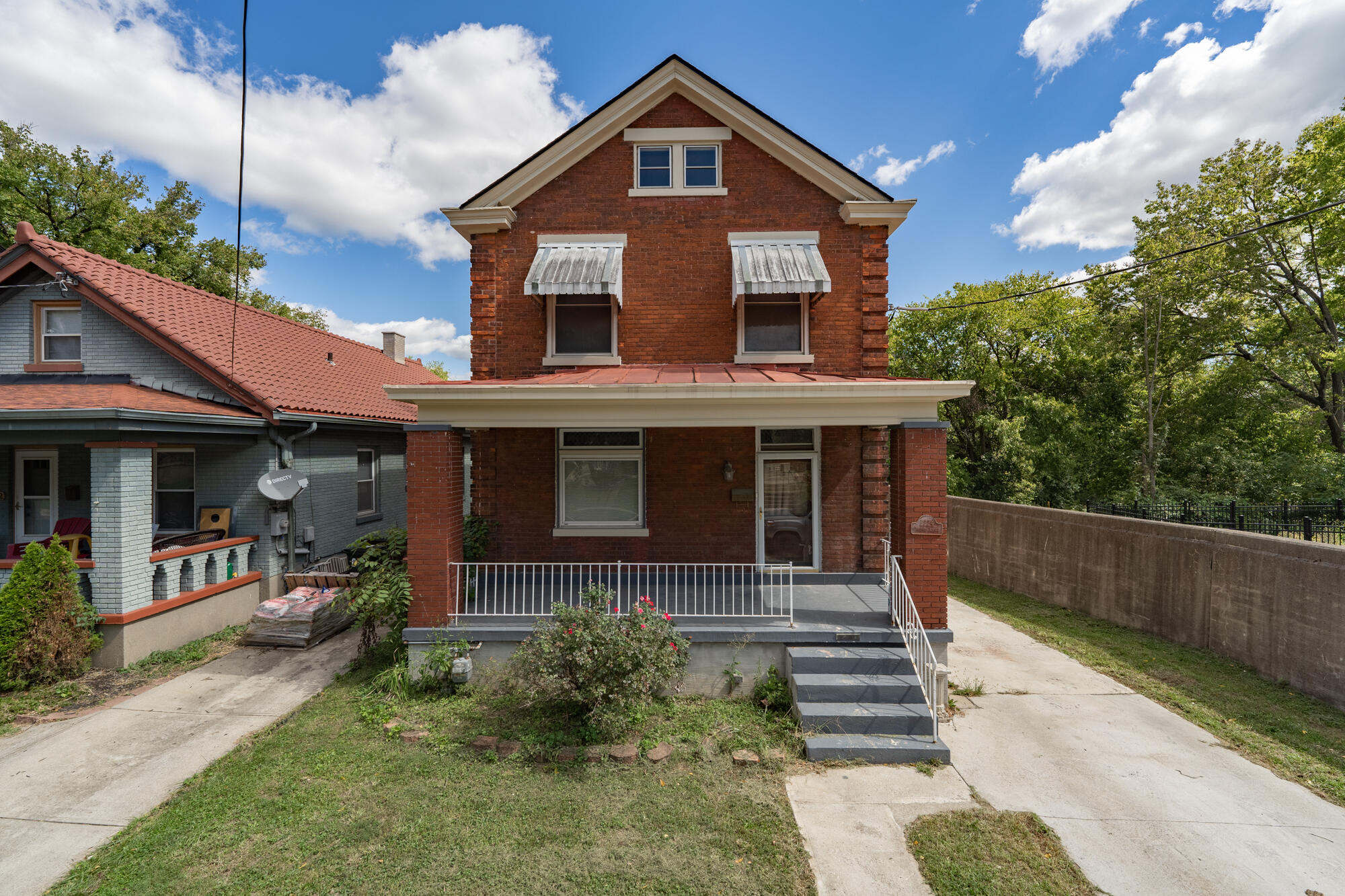 2224 Oakland Avenue