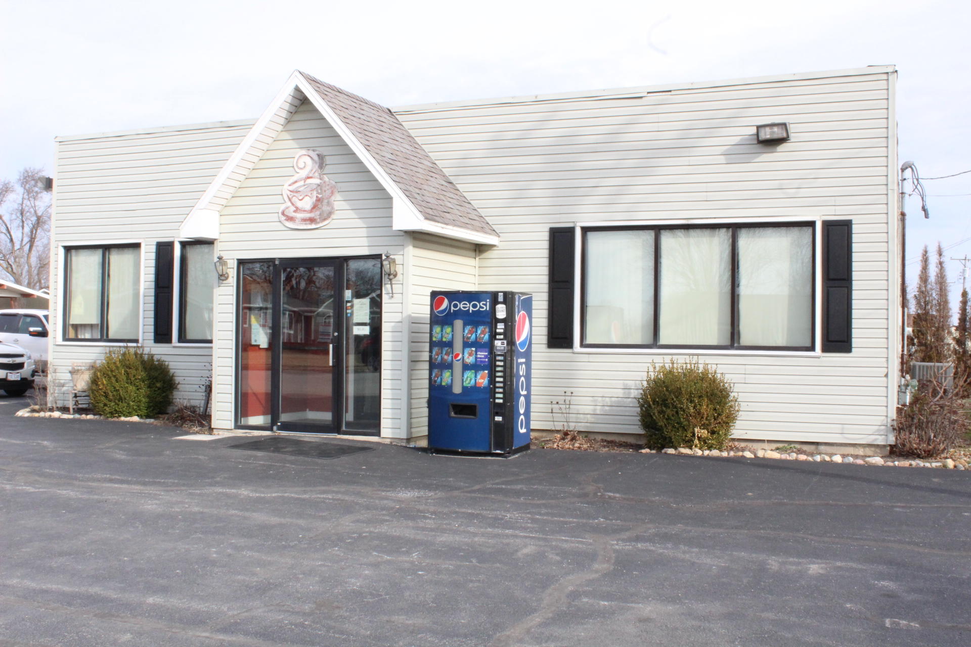 Photo 2 for 511 E Main St Saint Henry, OH 45883