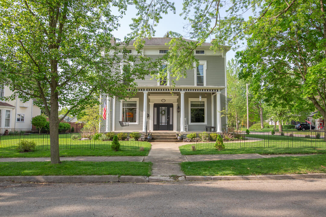 235 W Reynolds Street