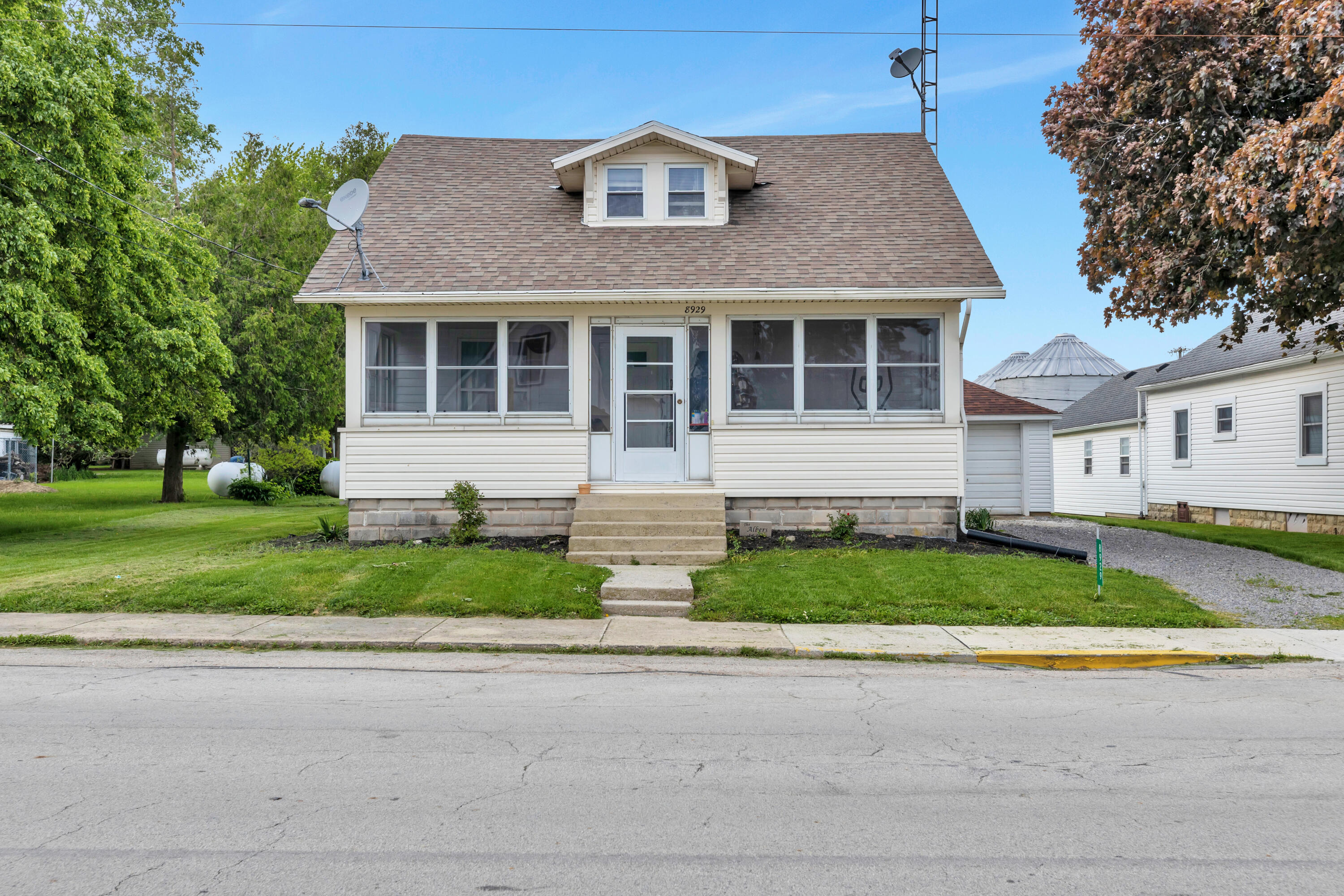 8929 State Route 274