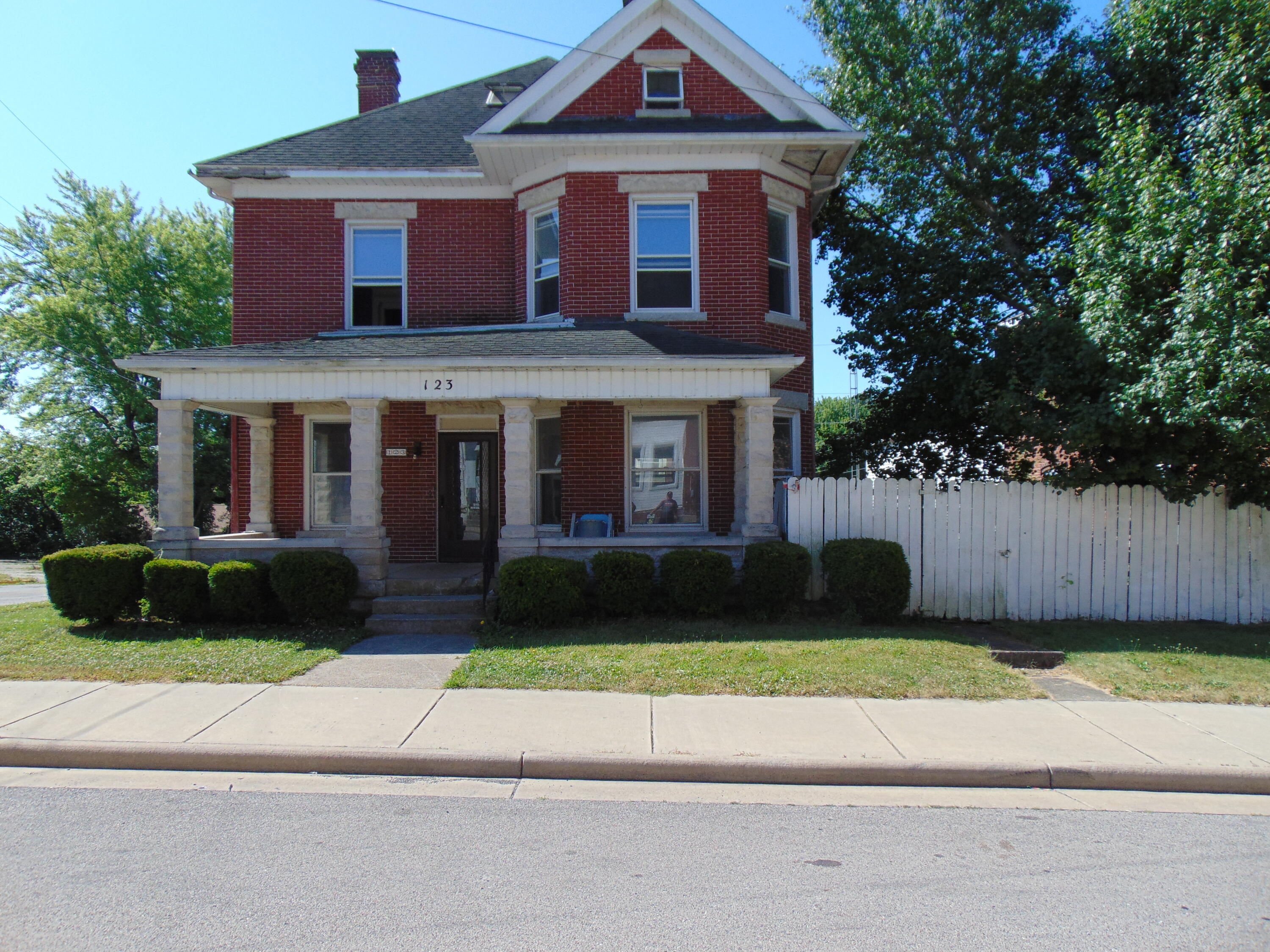 123 W Main Street